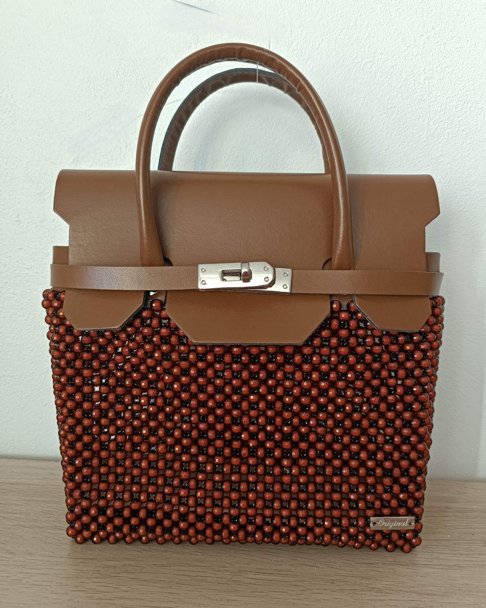 Ręcznie Robiona Torebka do Ręki – Szyk w Kolorze Koniakowym