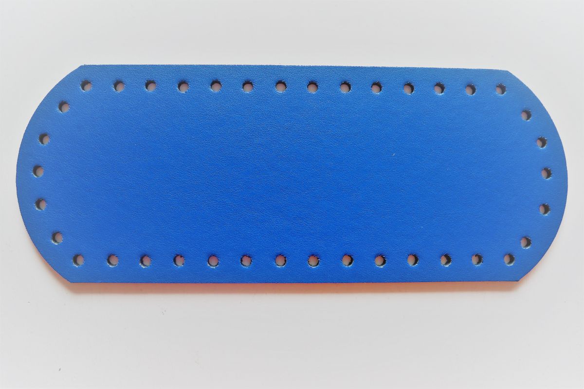 Dno do torebki z eko skóry listonoszki owalne niebieskie  8x21 cm (10 )