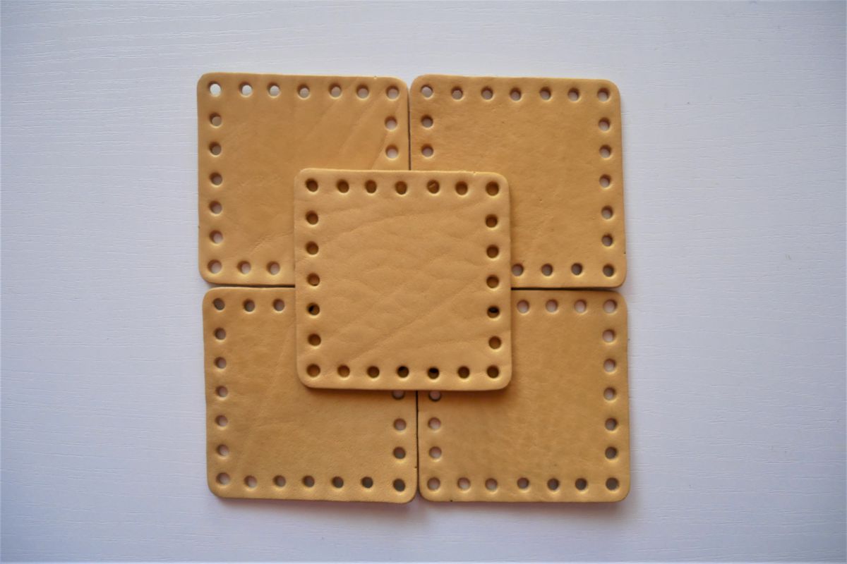Kwadraty ze skóry naturalnej 80 X 80 mm ( żółte  - 5 szt.)