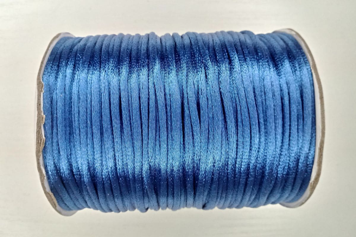 Sznurek satynowy 2 mm -12 (niebieski)