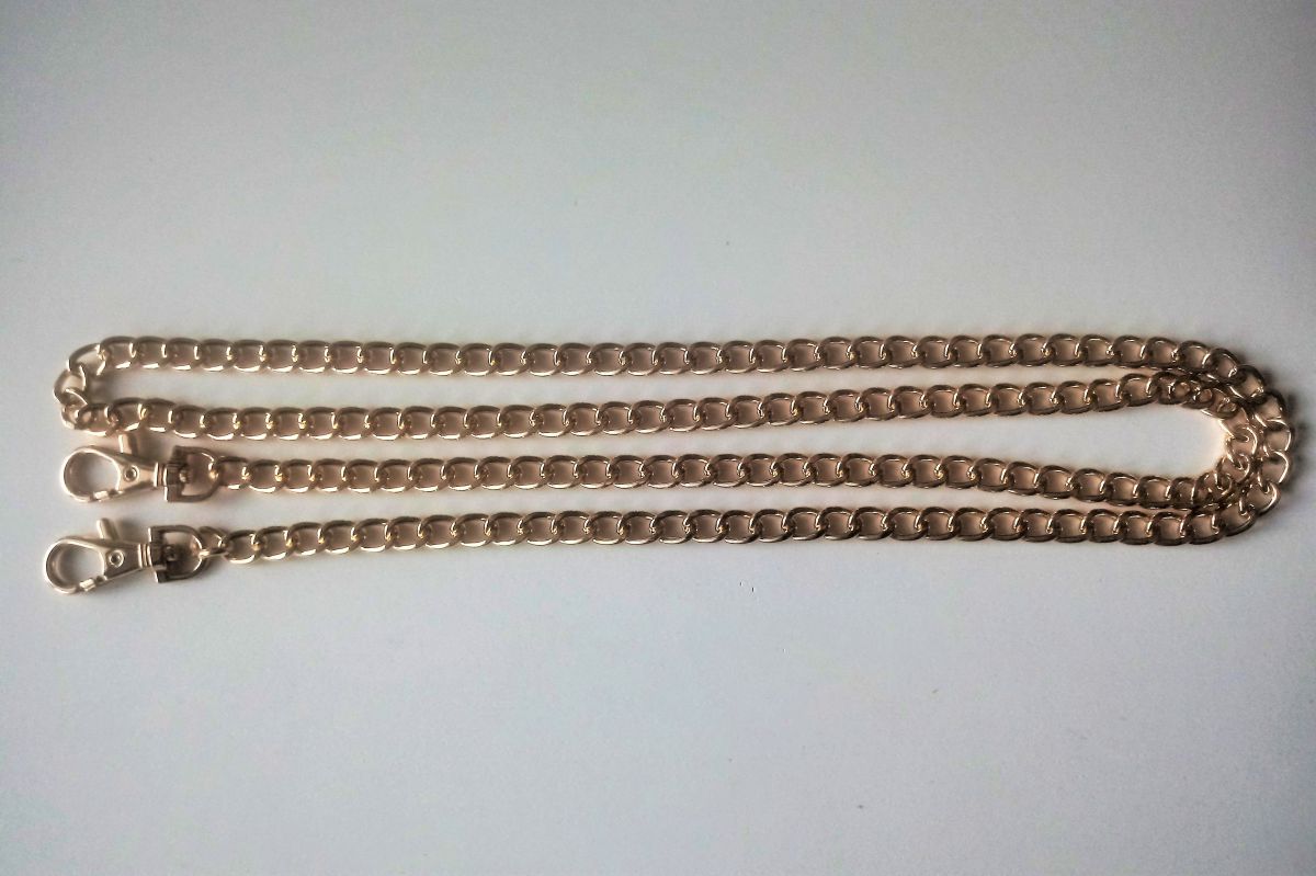 Łańcuszek do torebki z karabińczykami  - kolor złoty  - 120 cm